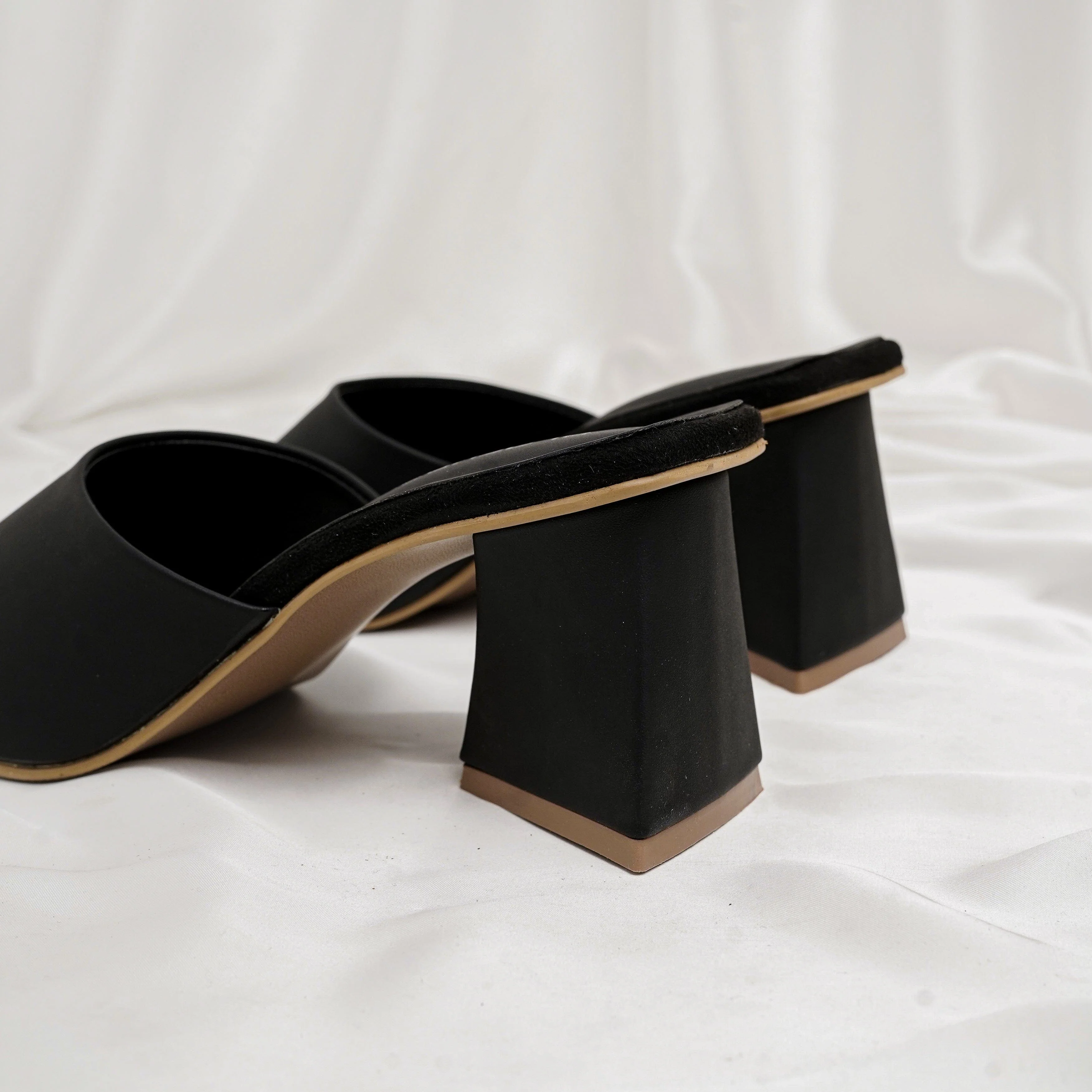COLETTE - BLACK - Image 5